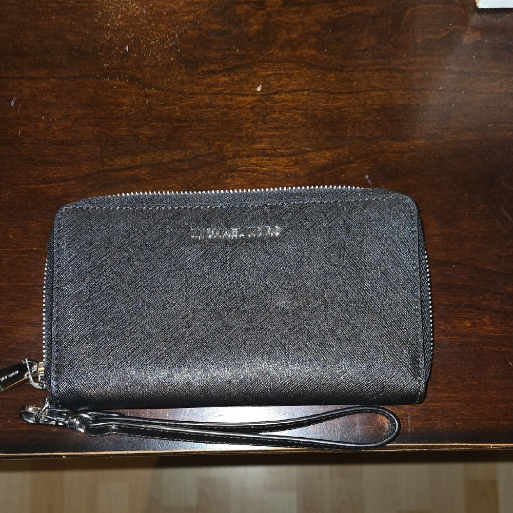 Michael Kors Black Wrislet Wallet